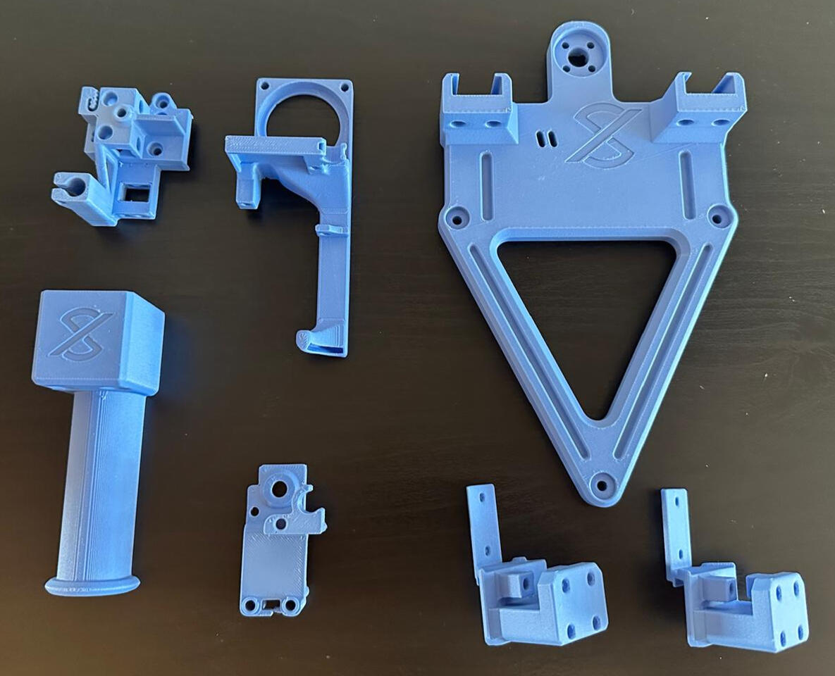 7 parts in blue